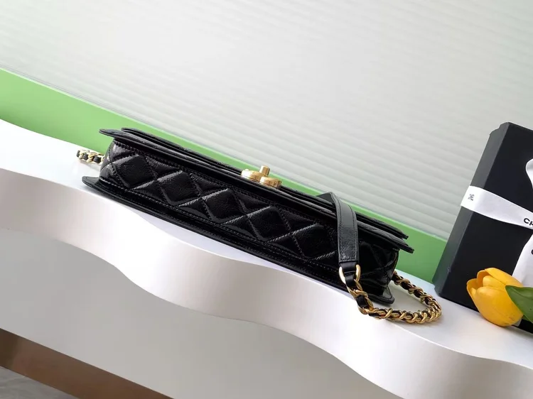 chanel lambskin classic flap