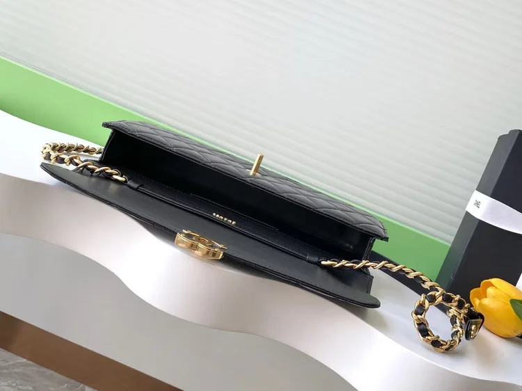 chanel lambskin classic flap