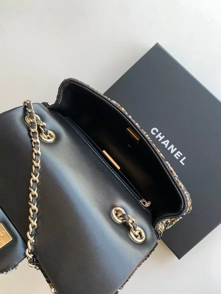 chanel signature