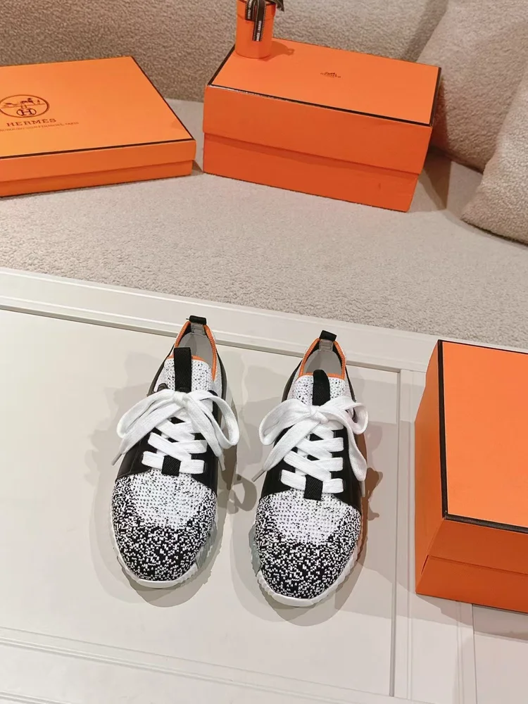 import placeholder for sneaker5105