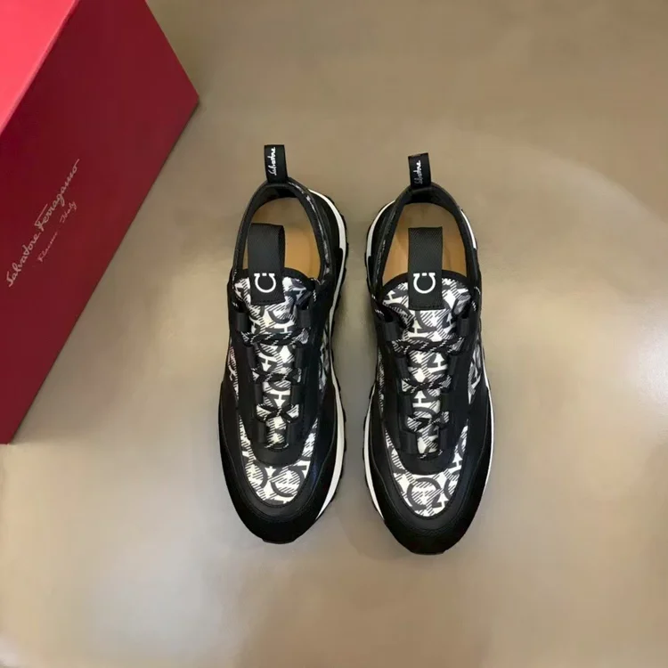 import placeholder for sneaker5061