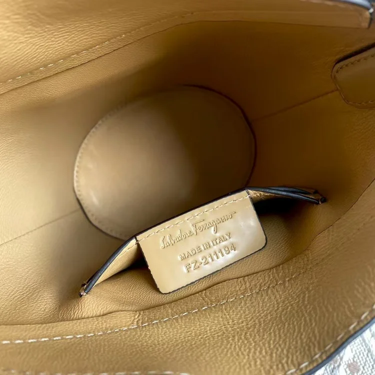ferragamo shoulder bag