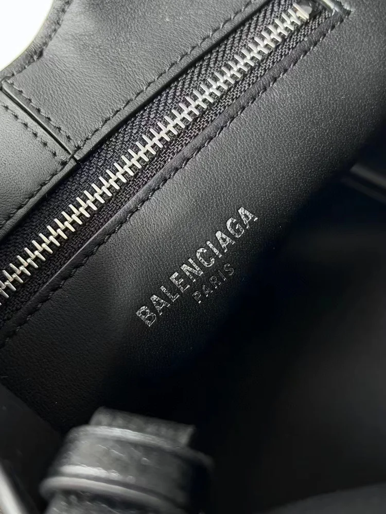 balenciaga balenciaga locker tramp bag