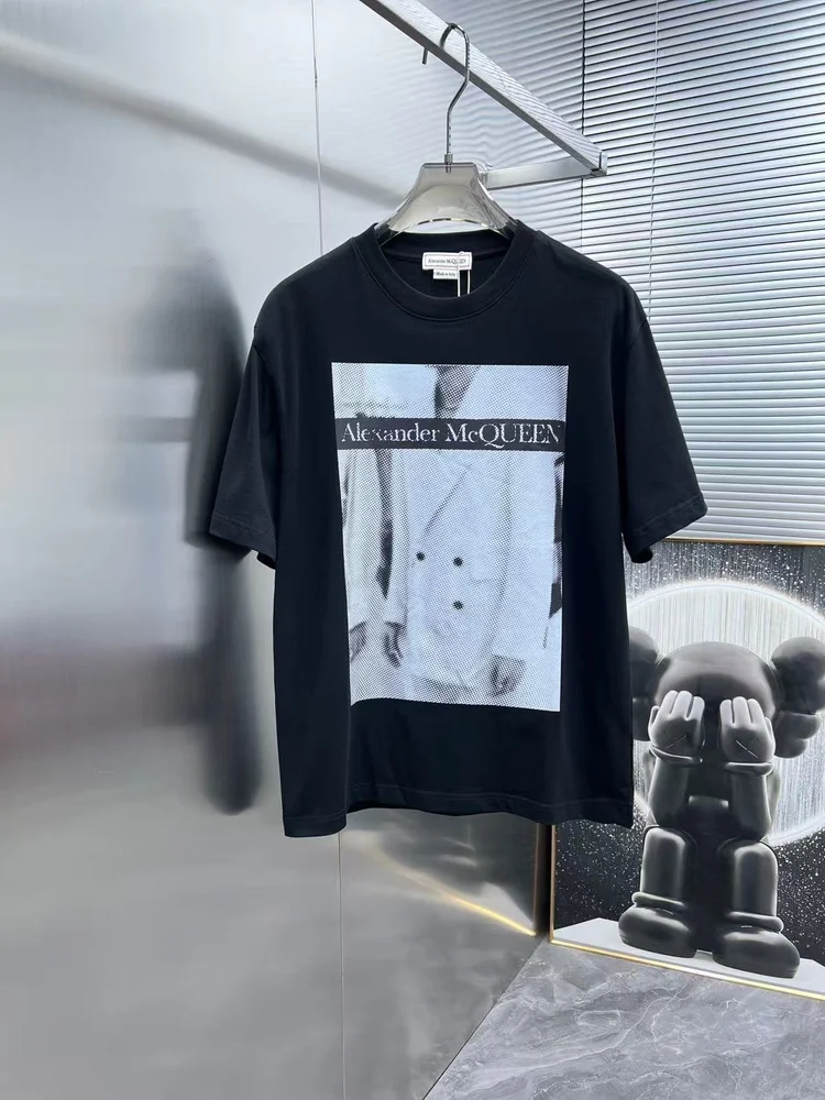 import placeholder for tshirt002