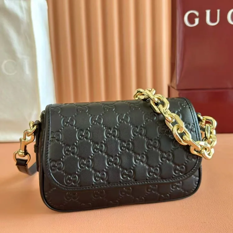gucci signature