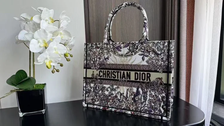 dior tote