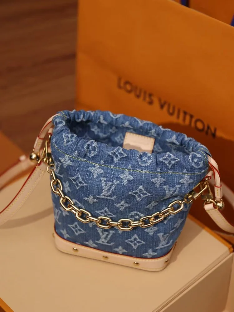 louis vuitton leather shoulder bag