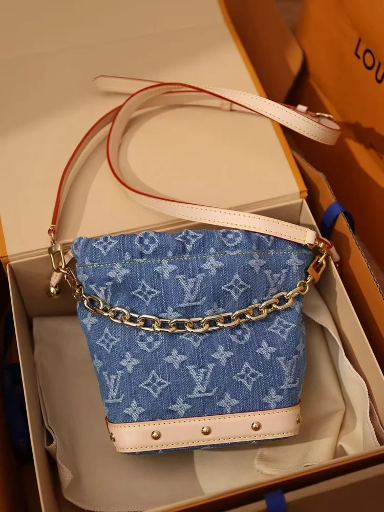 louis vuitton leather shoulder bag