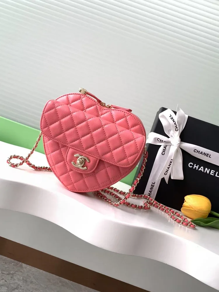 chanel lambskin quilted mini