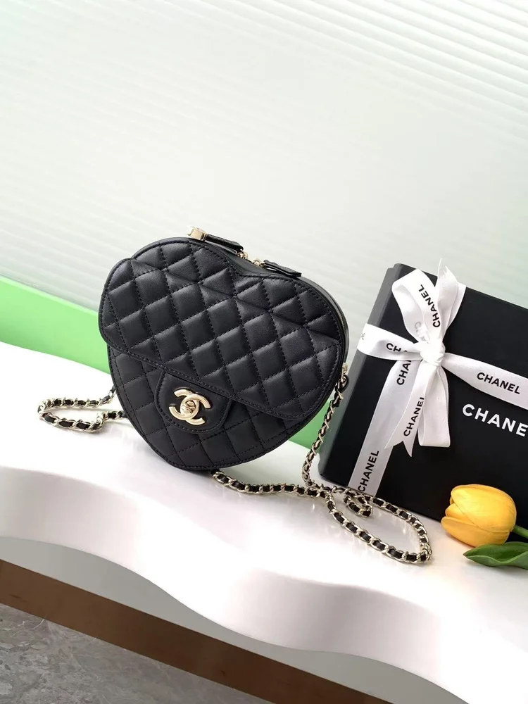 chanel lambskin quilted mini
