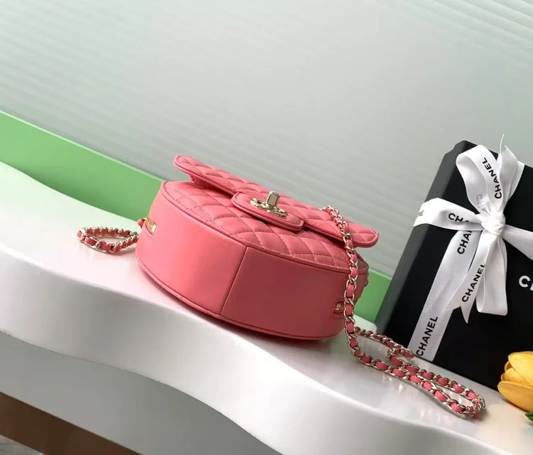 chanel lambskin quilted chain strap