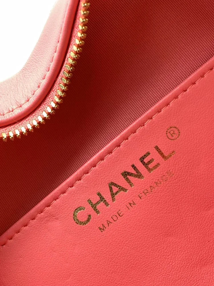 chanel lambskin quilted chain strap