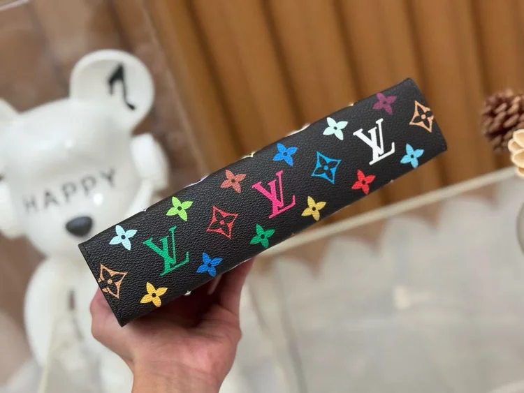 lv x tm pouch