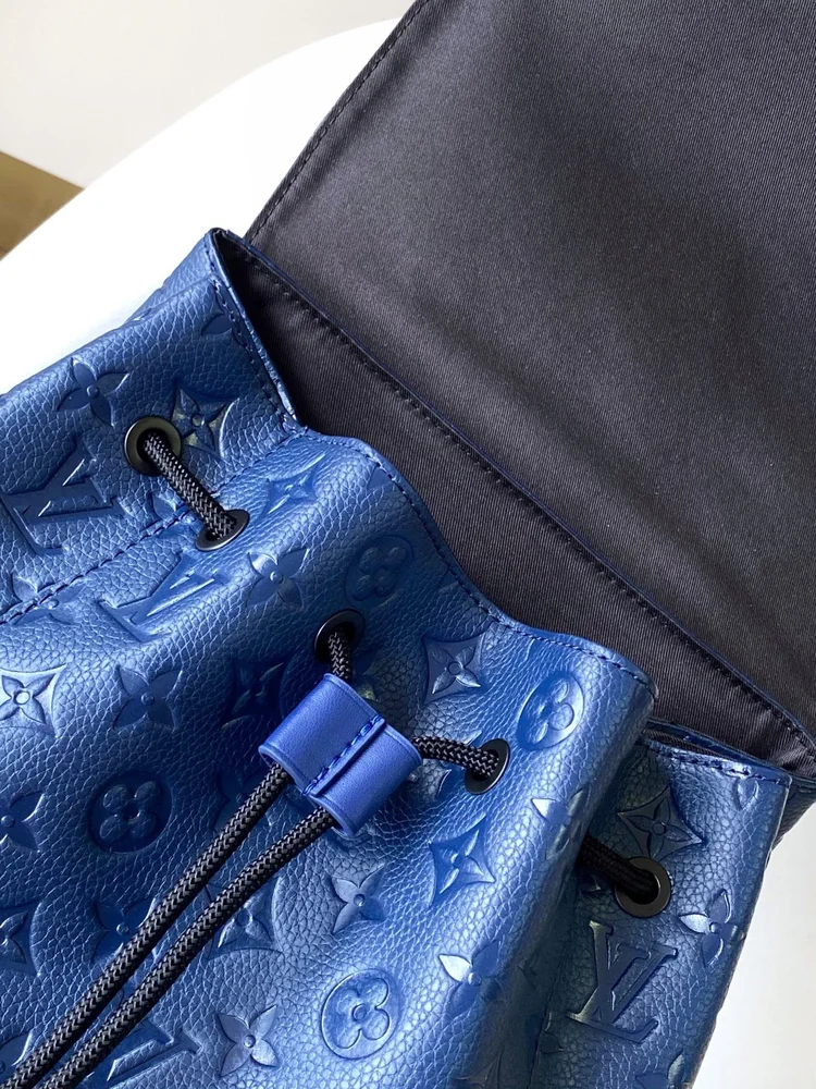 LV M11688 Christopher Backpack - Image 5