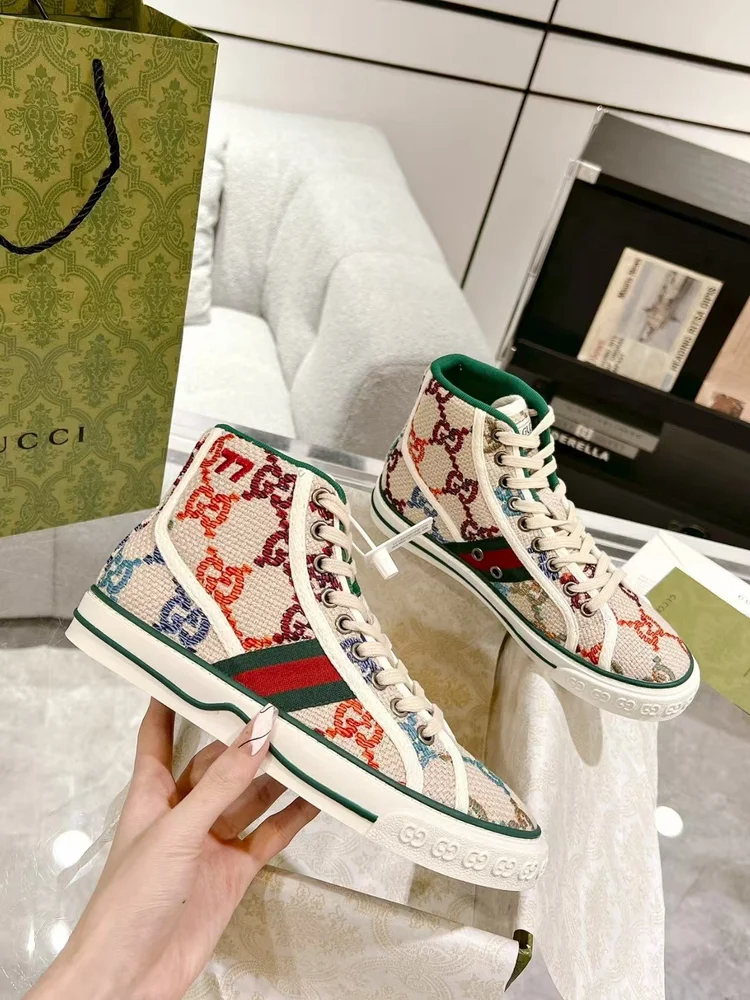 gucci sneakers