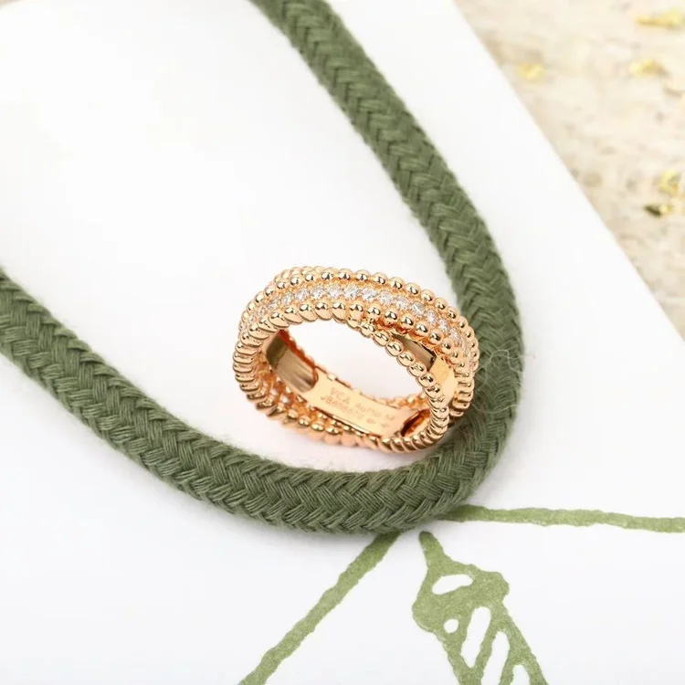 van cleef & arpels diamond ring