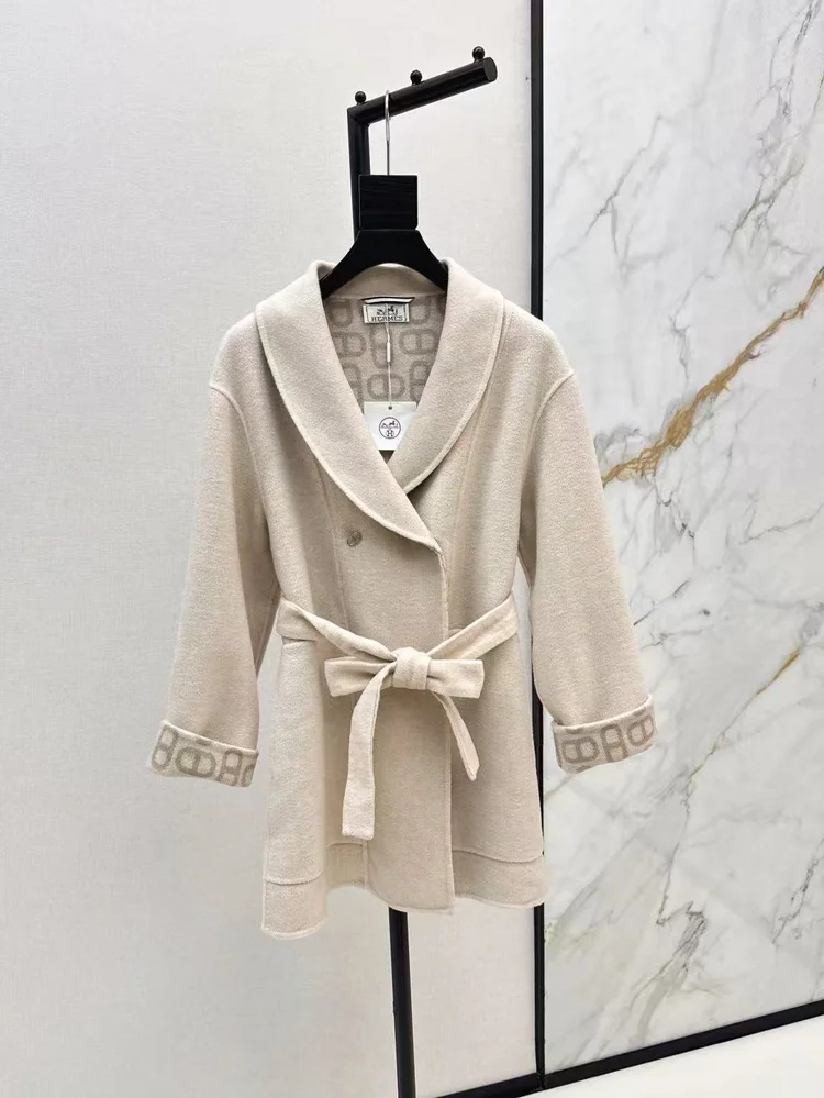 import placeholder for clothes091