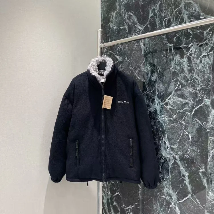 import placeholder for clothes061