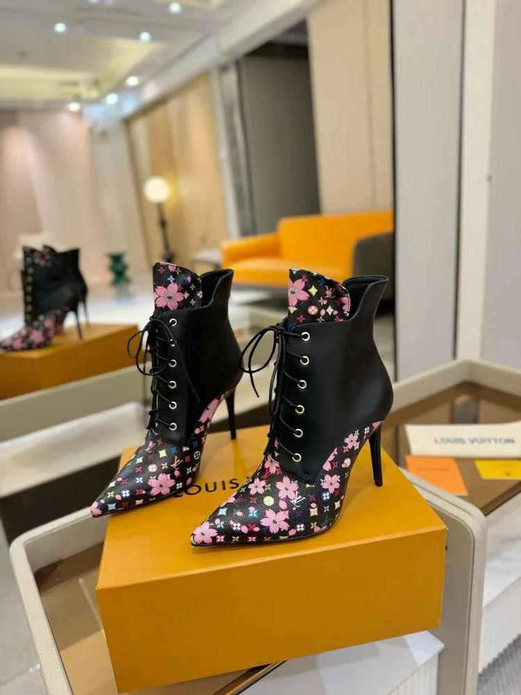 import placeholder for boots066