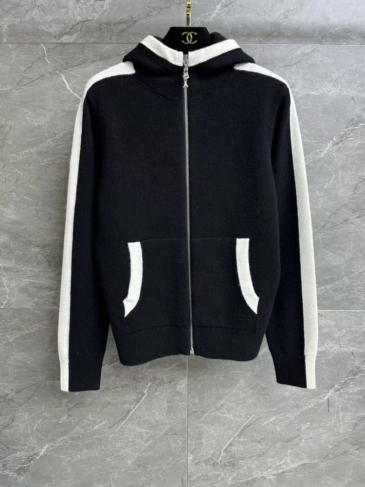 import placeholder for clothes044