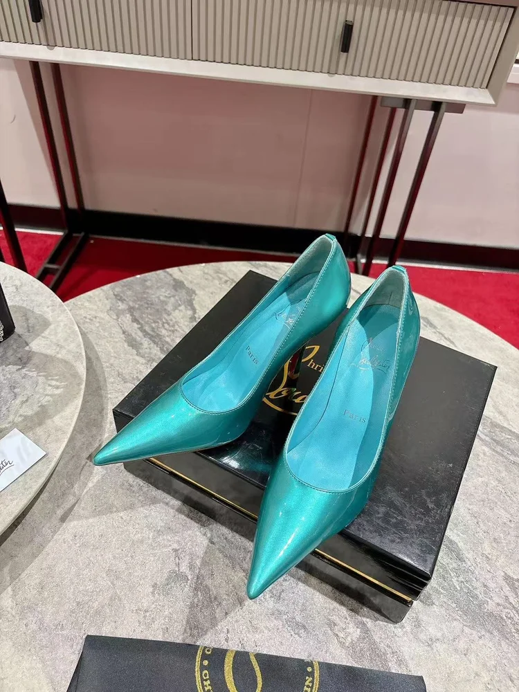 import placeholder for shoe009