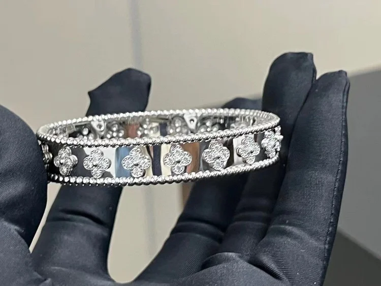 vca perlee kaleidoscope bracelet