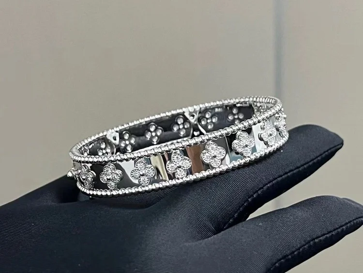 vca perlee kaleidoscope bracelet